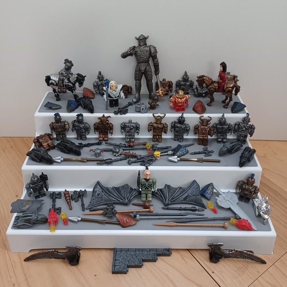 LOT 85 pieces Mega Bloks Dragons Weapons Knights Horses Mixed - Picture 1 of 6